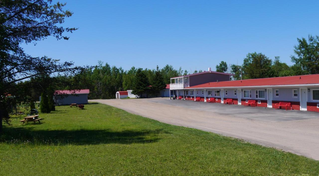 Auberge Restwell Motel Berry Mills Exterior foto